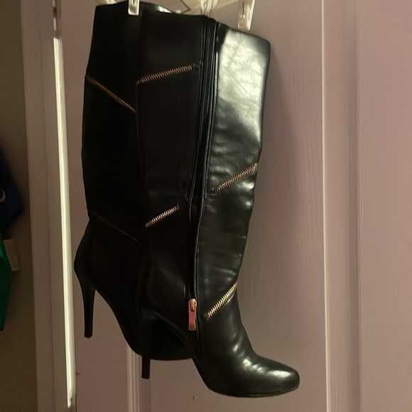 Zipperstitious - Picture 3 of 3